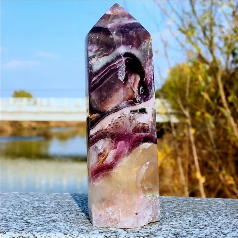 Rare Color natural fluorite gemstone tower - Picture 4 of 7